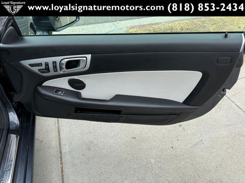 Used 2012 Mercedes-Benz SLK 250 image 26