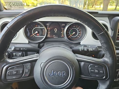 Used 2021 Jeep Wrangler Unlimited Sport AWD/4WD image 24