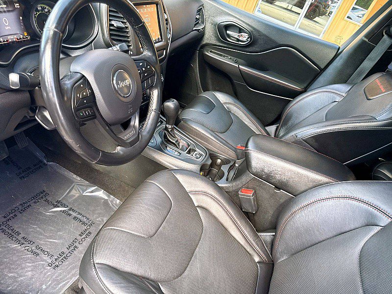 Used 2021 Jeep Cherokee Trailhawk AWD/4WD image 9