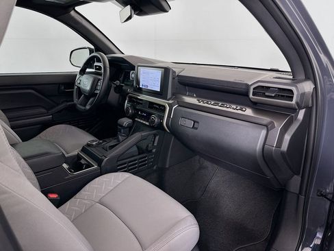 Certified 2025 Toyota Tacoma SR5 image 27