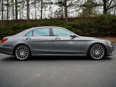Used 2017 Mercedes-Benz S 550 Sedan image 12