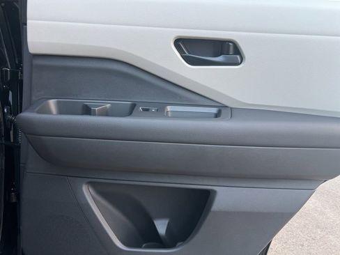 New 2025 Nissan Pathfinder SV image 35