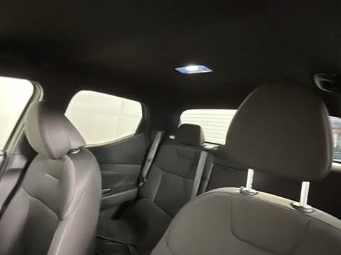 Used 2025 Hyundai Santa Cruz SE FWD image 13