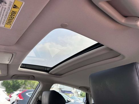 Used 2018 Honda Accord Touring image 13
