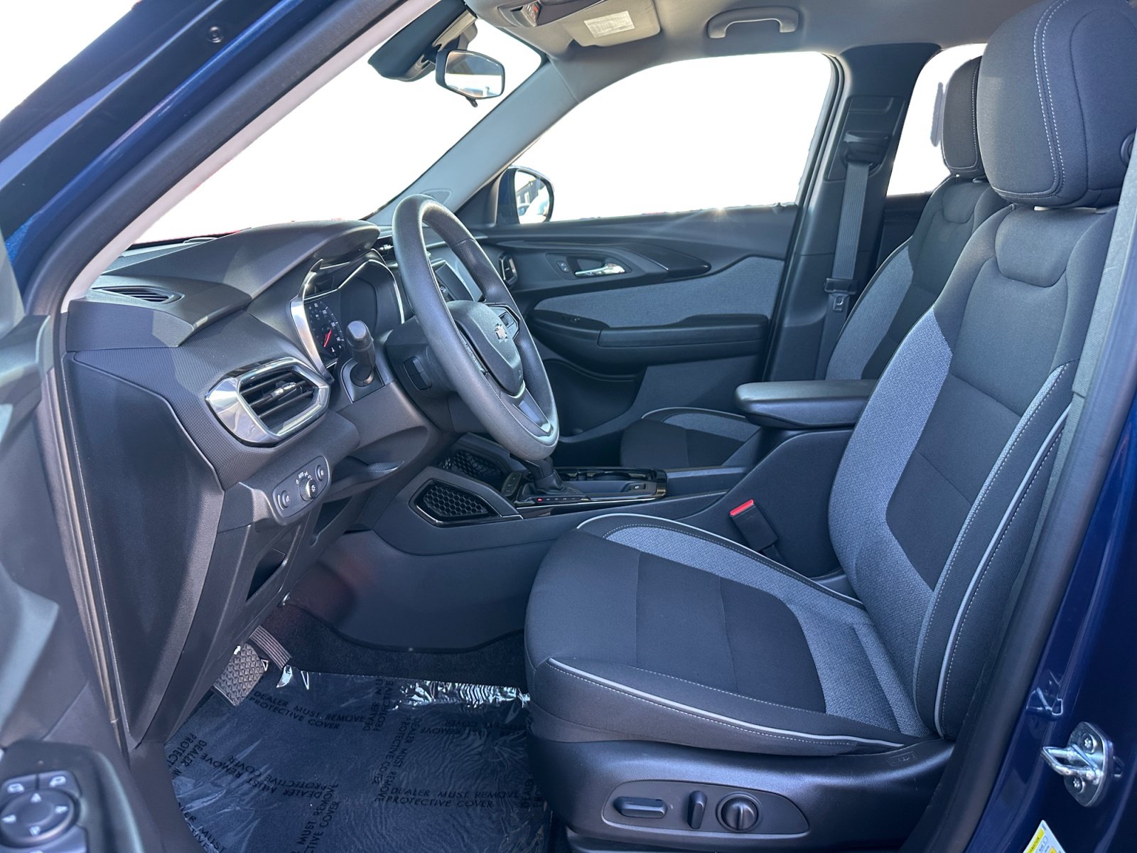 Used 2023 Chevrolet TrailBlazer LT FWD image 9