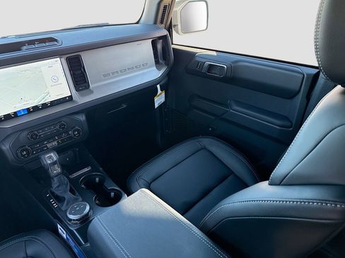 New 2025 Ford Bronco Outer Banks image 32
