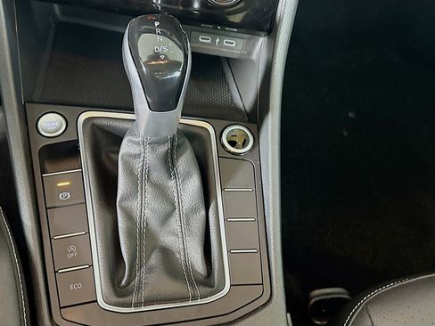 Used 2024 Volkswagen Jetta SE image 24