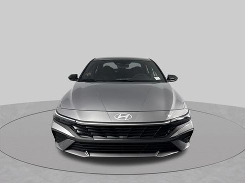 Used 2025 Hyundai Elantra SEL FWD image 18