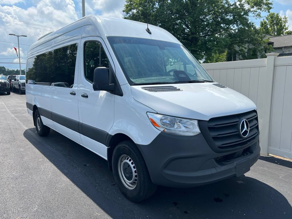 Used 2025 Mercedes-Benz Sprinter 2500 image 2