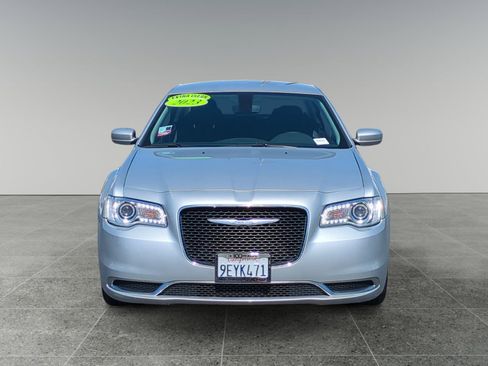 Used 2023 Chrysler 300 Touring image 8