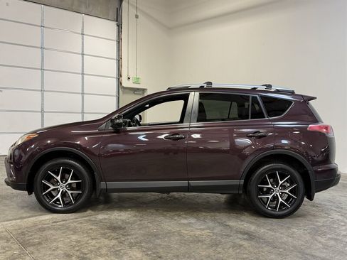 Used 2016 Toyota RAV4 SE w/ Advanced Technology Package AWD/4WD image 4