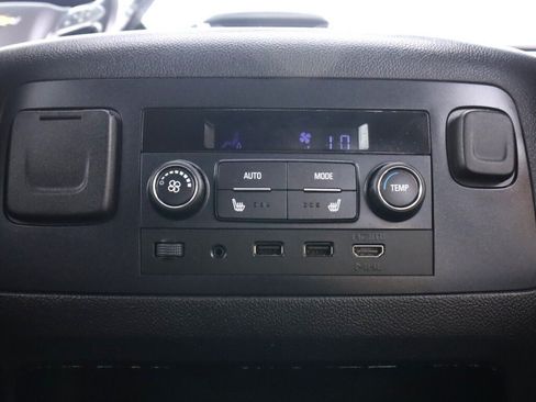Used 2019 Chevrolet Suburban LT AWD/4WD image 42