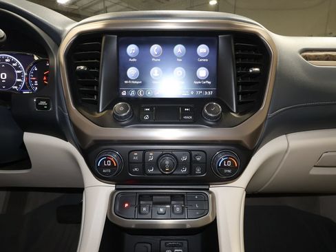 Used 2023 GMC Acadia Denali w/ Denali Ultimate Package FWD image 18