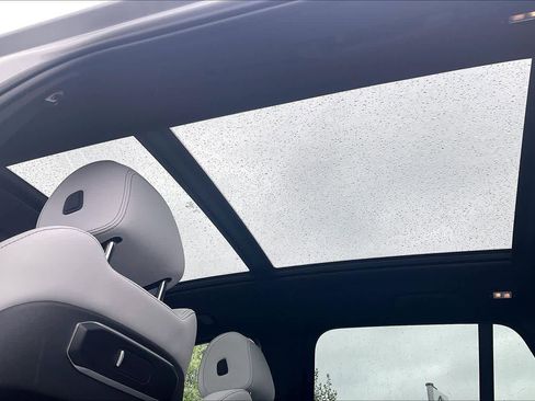 Used 2025 BMW X5 xDrive40i w/ M Sport Package AWD/4WD image 13
