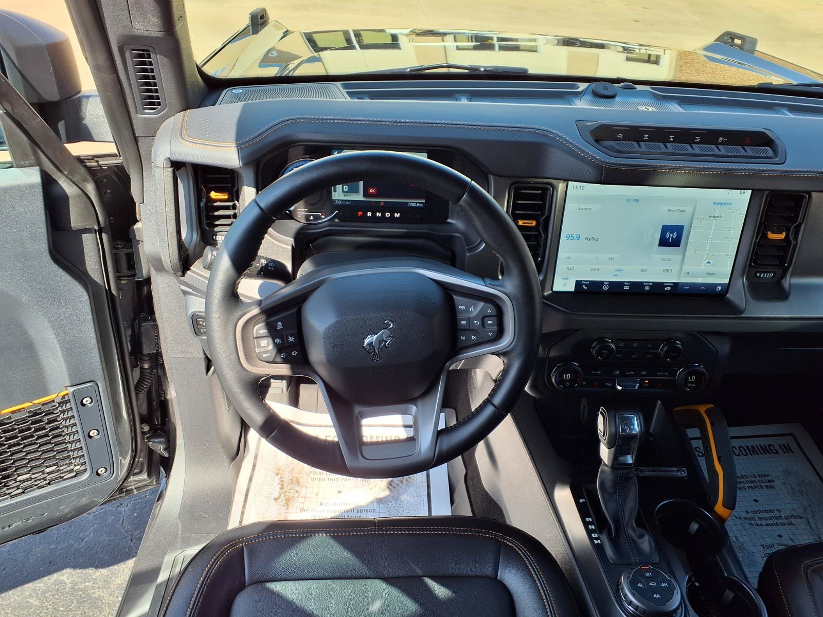 Used 2024 Ford Bronco Badlands AWD/4WD image 3