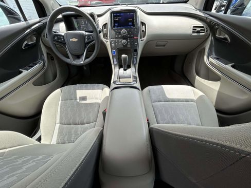 Used 2013 Chevrolet Volt w/ Enhanced Safety Package 2 FWD image 12