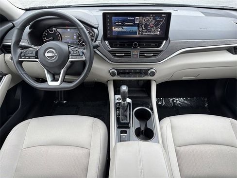 Certified 2023 Nissan Altima 2.5 SV w/ SV Premium Package image 4