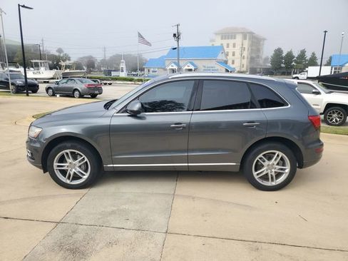 Used 2017 Audi Q5 2.0T Premium w/ Audi MMI Navigation Plus image 2