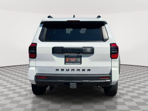 Used 2025 Toyota 4Runner SR5 AWD/4WD image 5