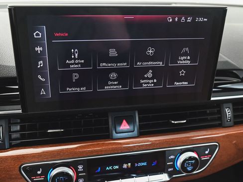 Used 2023 Audi A4 2.0T Premium w/ Convenience Package AWD/4WD image 19