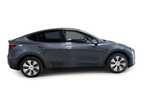 Certified 2023 Tesla Model Y AWD image 7