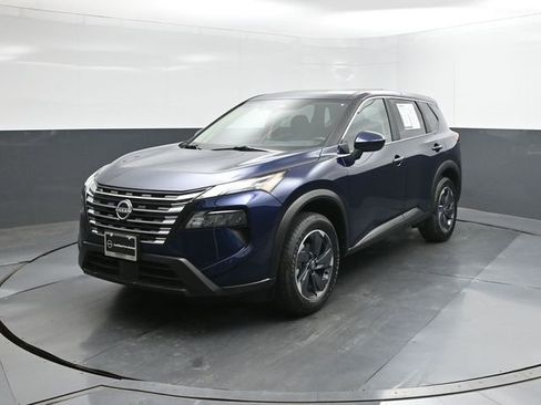 Used 2025 Nissan Rogue SV image 30