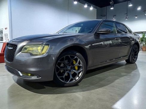 Used 2019 Chrysler 300 S image 1