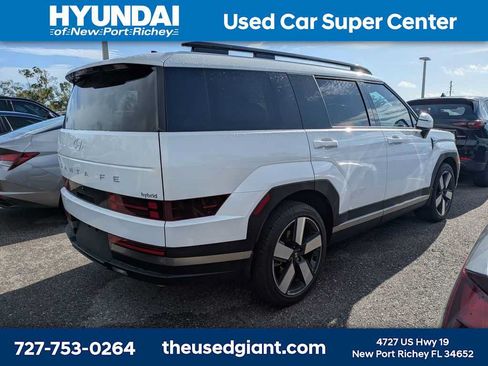Used 2026 Hyundai Santa Fe Calligraphy FWD image 2