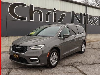 Used 2022 Chrysler Pacifica Touring-L