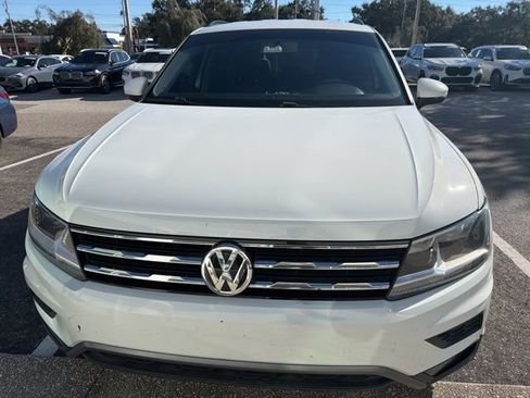 Used 2018 Volkswagen Tiguan S image 2