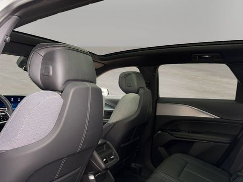 Used 2024 Cadillac Lyriq Tech RWD image 23