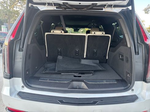 Used 2021 Cadillac Escalade ESV Sport image 16