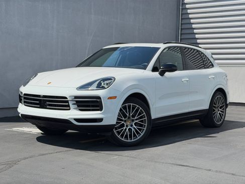 Certified 2023 Porsche Cayenne Platinum Edition AWD/4WD image 1