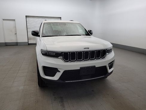 Used 2023 Jeep Grand Cherokee Laredo AWD/4WD image 14