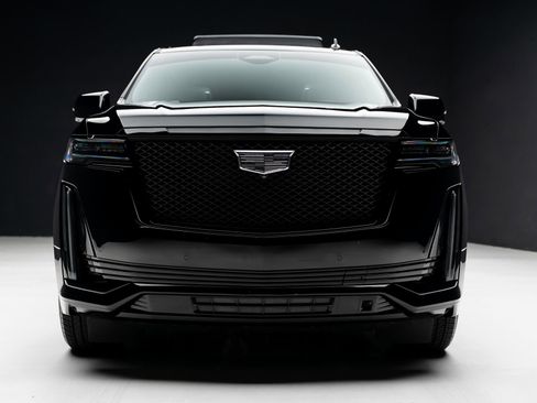 Used 2023 Cadillac Escalade Sport w/ LPO, ONYX Package AWD/4WD image 8