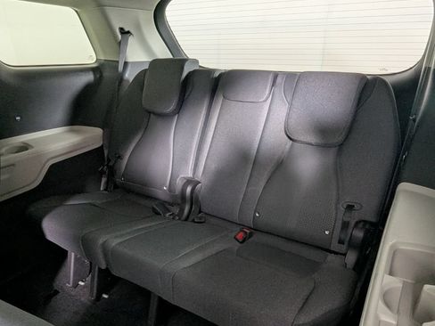 Used 2022 Kia Carnival LX FWD image 24