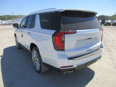 New 2026 GMC Yukon Denali w/ Denali Reserve Package AWD/4WD image 6