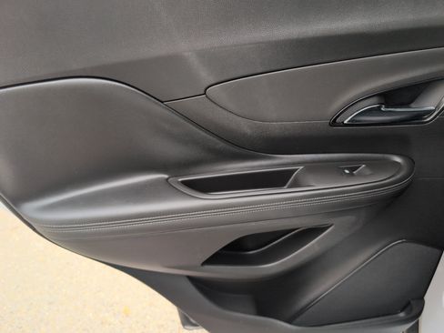 Used 2018 Buick Encore Preferred image 32