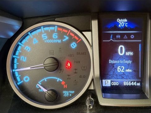 Used 2020 Toyota Tacoma TRD Sport AWD/4WD image 13