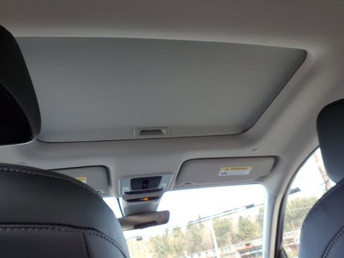 New 2026 Honda HR-V EX-L image 9