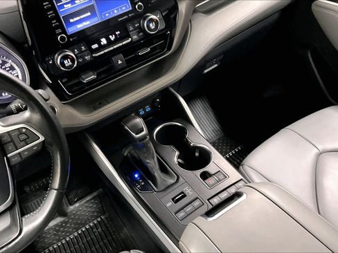 Certified 2022 Toyota Highlander XLE image 15