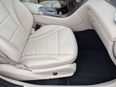 Used 2022 Mercedes-Benz GLC 300 GLC 300 image 16