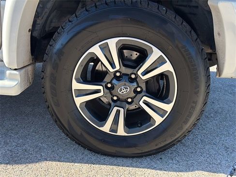 Used 2002 Toyota 4Runner Limited image 9