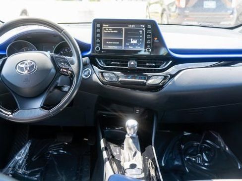 Used 2022 Toyota C-HR XLE FWD image 14