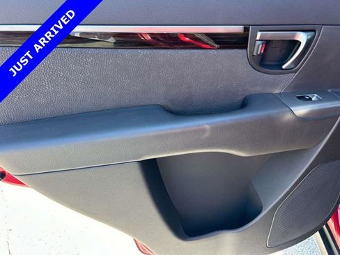 Used 2011 Hyundai Santa Fe SE FWD image 17