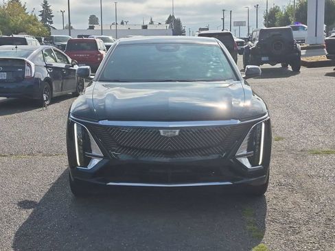 Used 2024 Cadillac Lyriq Tech AWD/4WD image 8