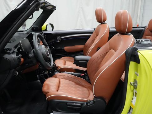 Certified 2023 MINI Cooper S FWD image 4