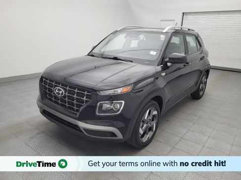 Used 2025 Hyundai Venue SEL FWD image 1