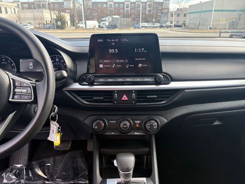 Used 2024 Kia Forte LXS image 17