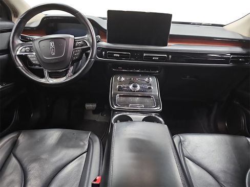 Used 2022 Lincoln Nautilus Reserve image 9